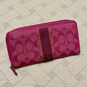 Vintage Coach Wallet - Magenta